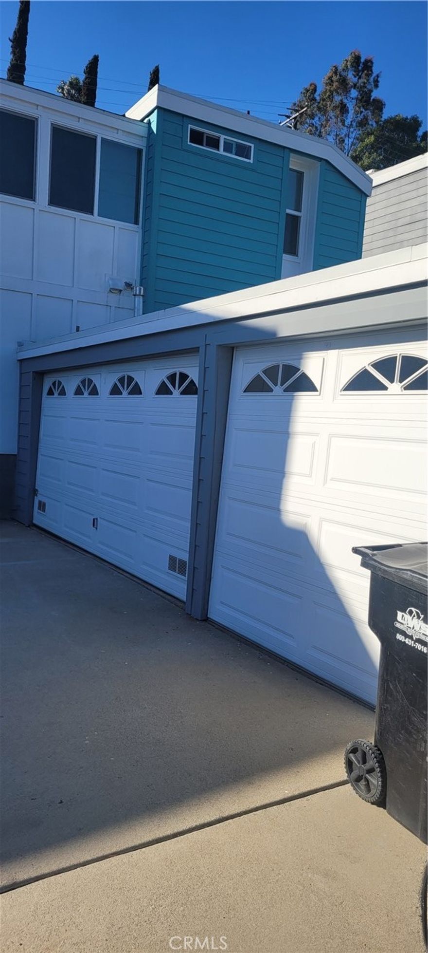 Opportunity Knocks in Highly Desirable 90056!
Spacious 3 Bedroom, 2.5 Bath Condo Awaits Your Personal Touch!
Discover the potential in this generously sized condominium, boasting over 1,600 square feet of living space in the sought-after 90056 zip code. This home is ready for its next chapter and offers an exceptional opportunity for an owner-occupant or investor looking to customize a property to their exact taste.
Key Features:
Expansive Living: With 3 bedrooms and 2.5 bathrooms, there is ample space for comfortable living, entertaining, and a flexible floor plan.
Ready-to-Move-In Potential: While some TLC (tender loving care) is needed to update the aesthetics, the property is fully functional and ready for immediate occupancy. Modern Upgrade: Enjoy the benefits of newer vinyl windows, which enhance energy efficiency and reduce noise.
Unbeatable Location: Situated close to major shopping centers and local amenities, making errands and recreation effortless.
Don't miss the chance to put your own stamp on a spacious property in a fantastic location. Schedule your viewing today!