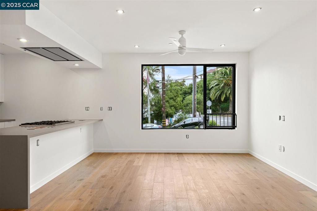 58 Vernon St 201