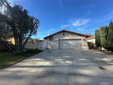 Photo of 23509 Via Chantilly, Valencia, CA 91355 (MLS # SR26025018)