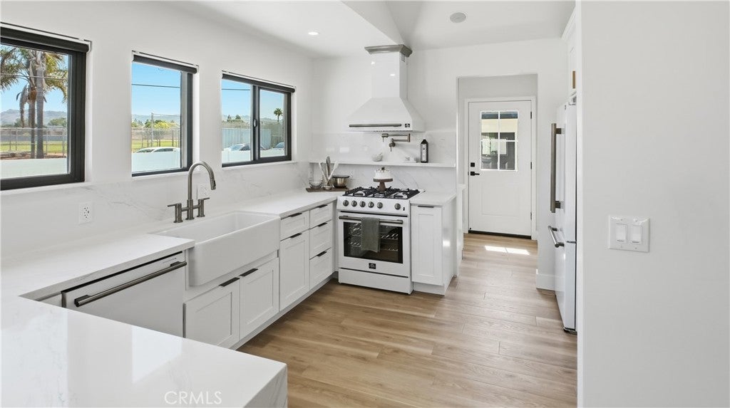 11100 Greenlawn