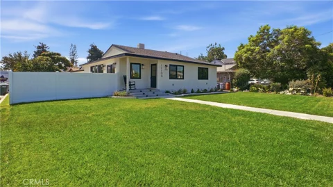 11100 Greenlawn Ave, Culver City, CA 90230 - MLS#: IG26145347