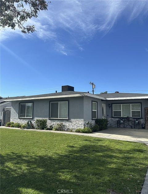 Photo of 8847 Ocean View Ave, Whittier, CA 90605 (MLS # PW26041380)