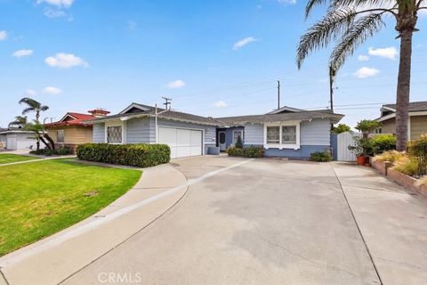 Photo of 6082 Medford Dr, Huntington Beach, CA 92647 (MLS # OC26083544)
