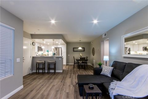 Photo of 129 N Cross Creek RD, Orange, CA 92869 (MLS # PW26115538)