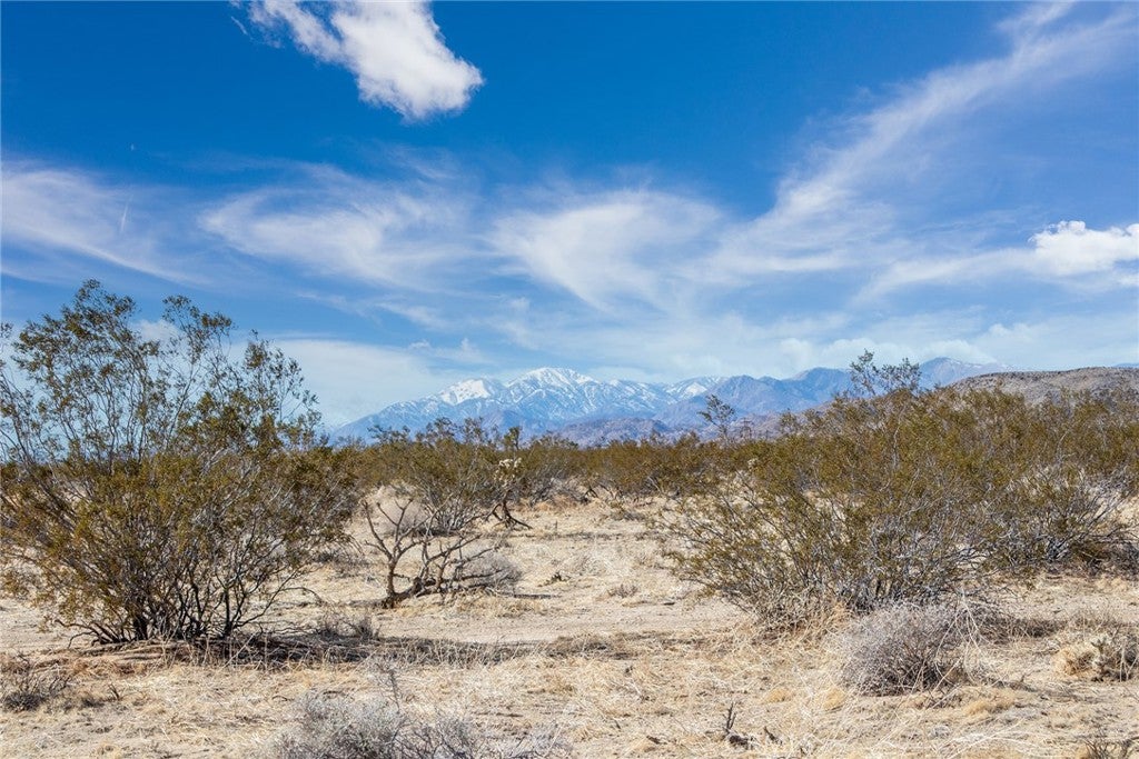2222 Valley Vista