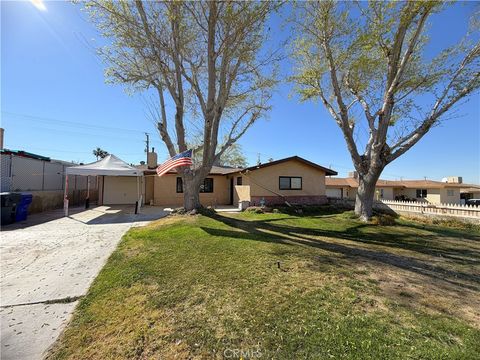 Photo of 25567 Eaton Street, Barstow, CA 92311 (MLS # HD26061119)