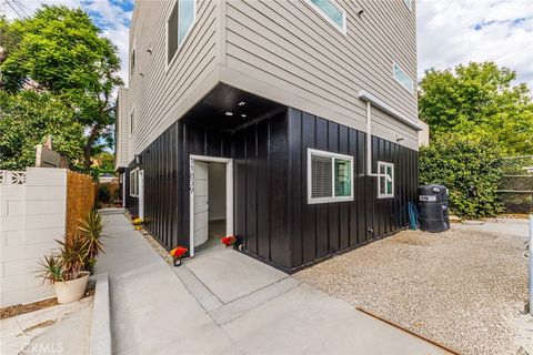 Photo of 11839 Runnymede Street #1/2, North Hollywood, CA 91605 (MLS # BB26063661)