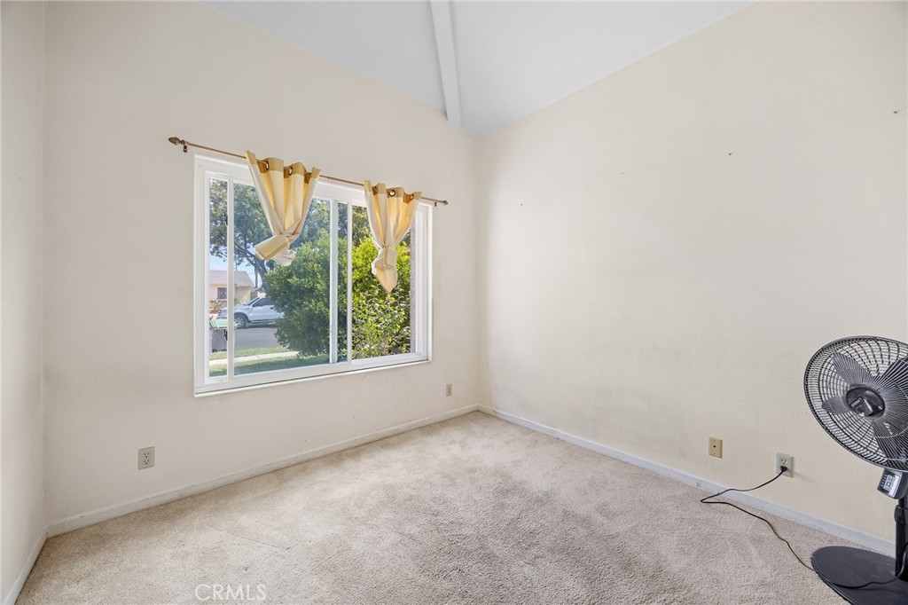 538 E 222nd