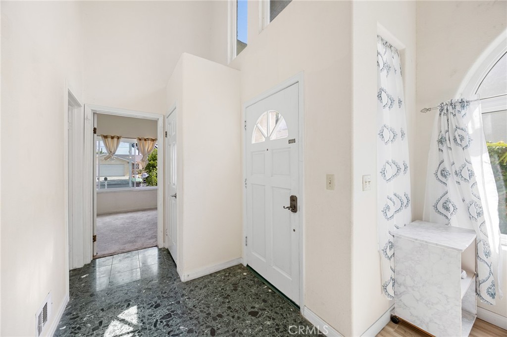 538 E 222nd