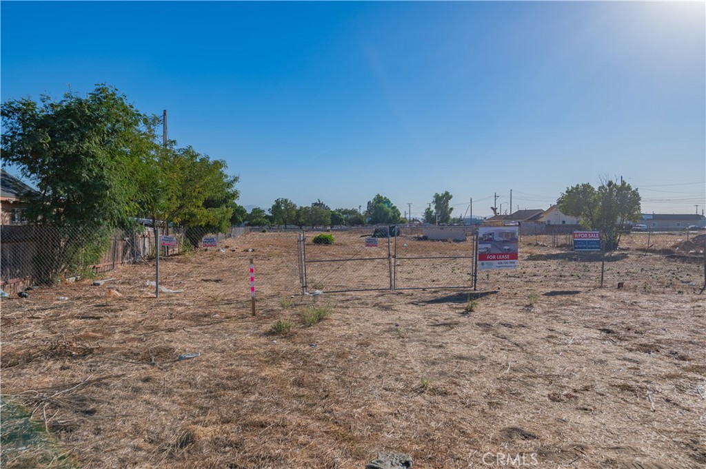 918 E Holt Boulevard