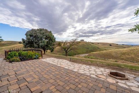 Tiny photo for 3775 E Highway 41, Paso Robles, CA 93446 (MLS # NS26084972)