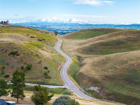 Tiny photo for 3775 E Highway 41, Paso Robles, CA 93446 (MLS # NS26084972)