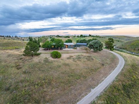 Tiny photo for 3775 E Highway 41, Paso Robles, CA 93446 (MLS # NS26084972)