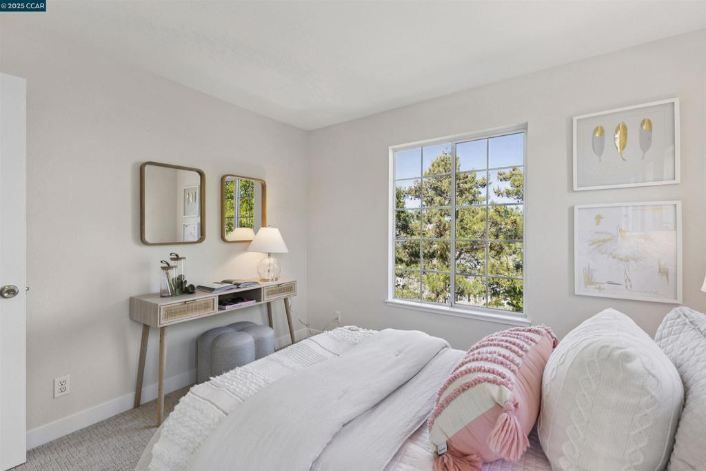 CALIF SUNRIDGE - Residential