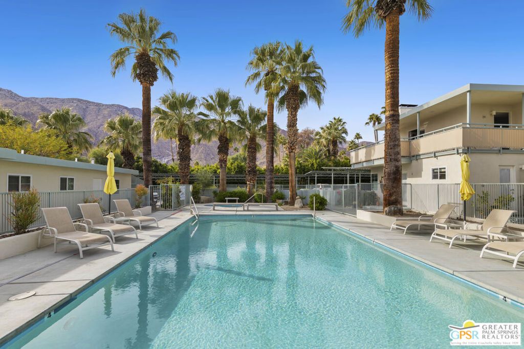 Photo of 155 W Hermosa Place #4, Palm Springs, CA 92262 (MLS # 25581751PS)