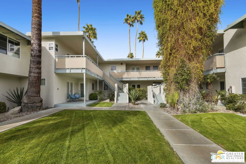 Photo of 155 W Hermosa Place #4, Palm Springs, CA 92262 (MLS # 25581751PS)