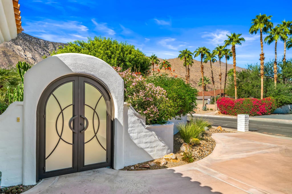 Photo of 495 E Bogert Trail, Palm Springs, CA 92264 (MLS # 219154869PS)