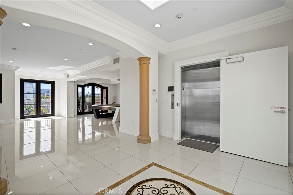 Properties 2 462 S Maple Drive 104A