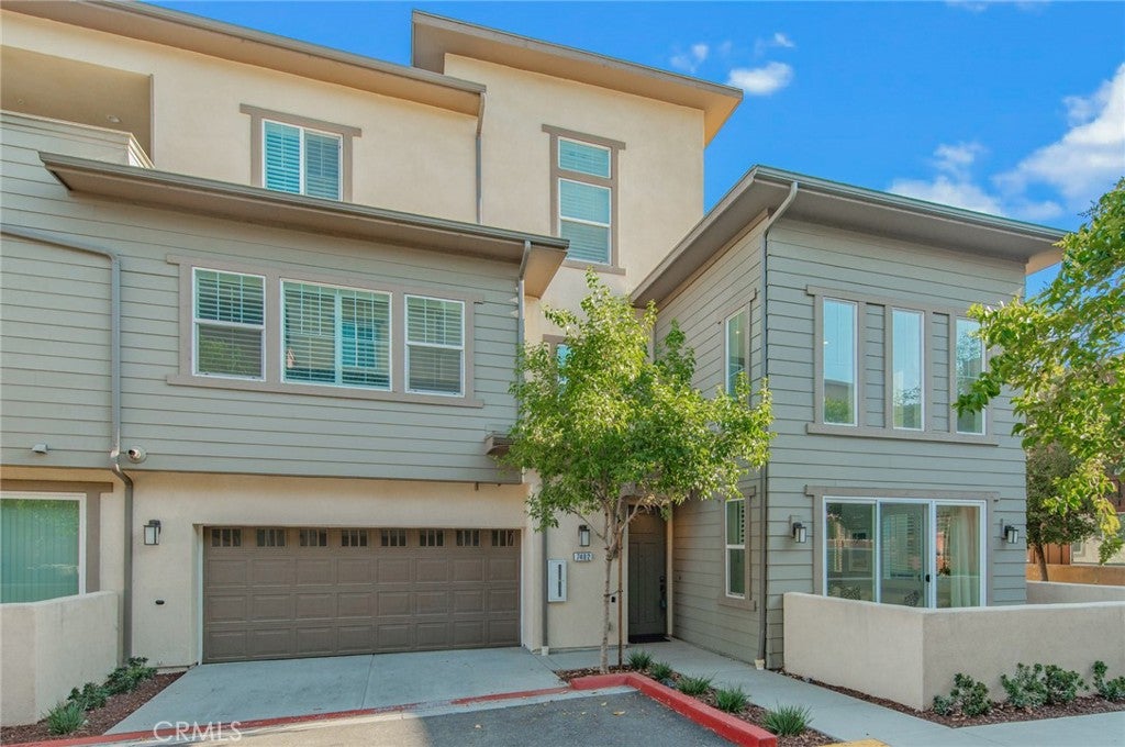 7402 Palazzo PL