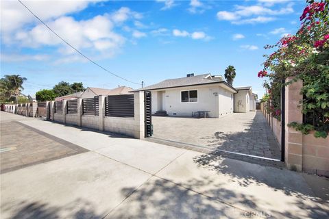 Photo of 6712 Saint Clair Avenue, North Hollywood, CA 91606 (MLS # GD25220066) Photo of 6712 Saint Clair Avenue, North Hollywood, CA 91606 (MLS # GD25220066)
