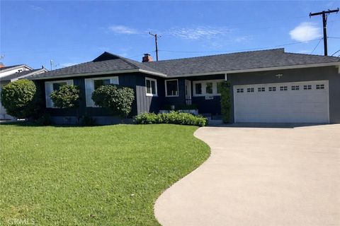 Photo of 204 E Kelby St, Covina, CA 91723 (MLS # DW26067418)