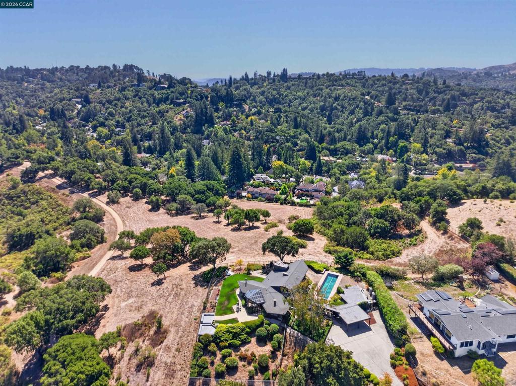 13 Bel Air Dr