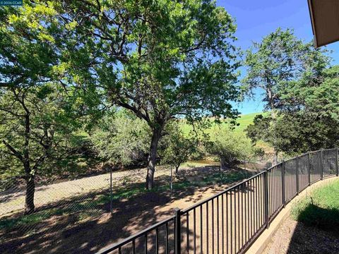 Photo of 16711 Marsh Creek Rd, Clayton, CA 94517 (MLS # 41122547)