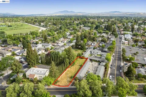 MLS: 41130875