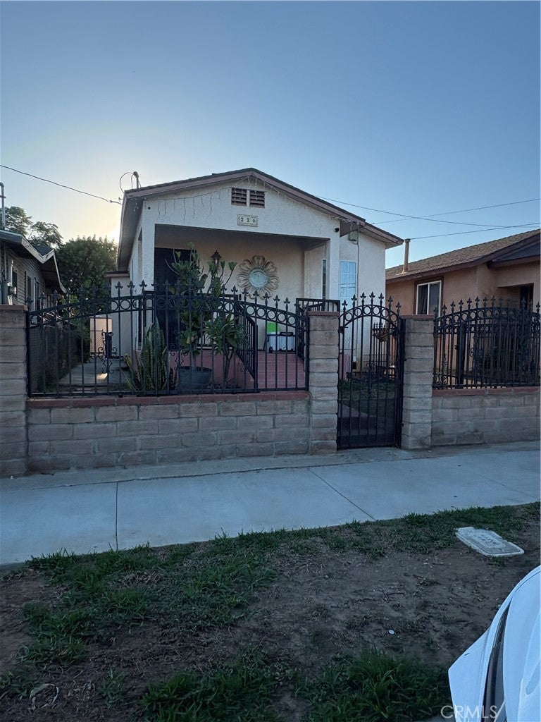 225 S Kern