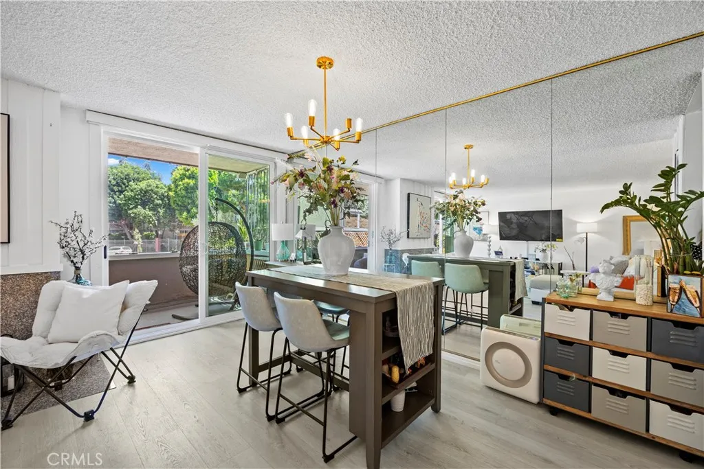 Culver City, California 90230, United States, 2 Bedrooms Bedrooms, ,2 BathroomsBathrooms,Residential,Active,168967