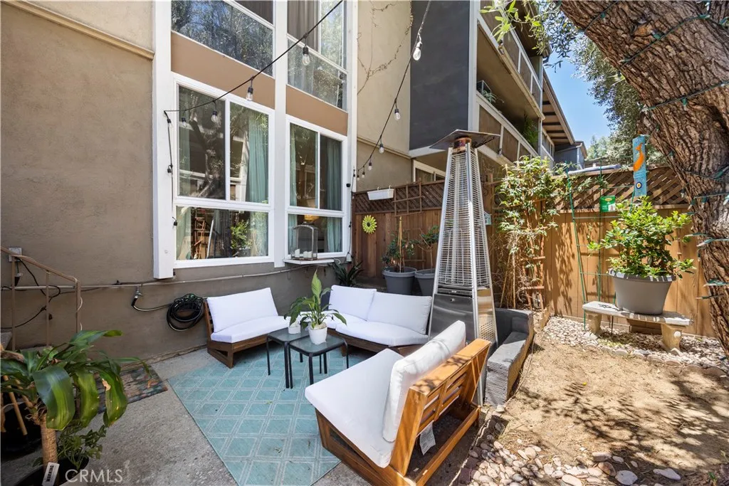 Culver City, California 90230, United States, 2 Bedrooms Bedrooms, ,2 BathroomsBathrooms,Residential,Active,168967