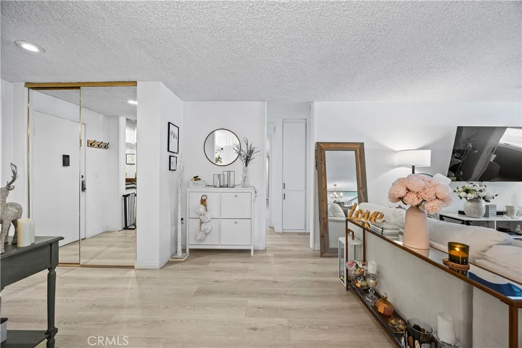 Culver City, California 90230, United States, 2 Bedrooms Bedrooms, ,2 BathroomsBathrooms,Residential,Active,168967