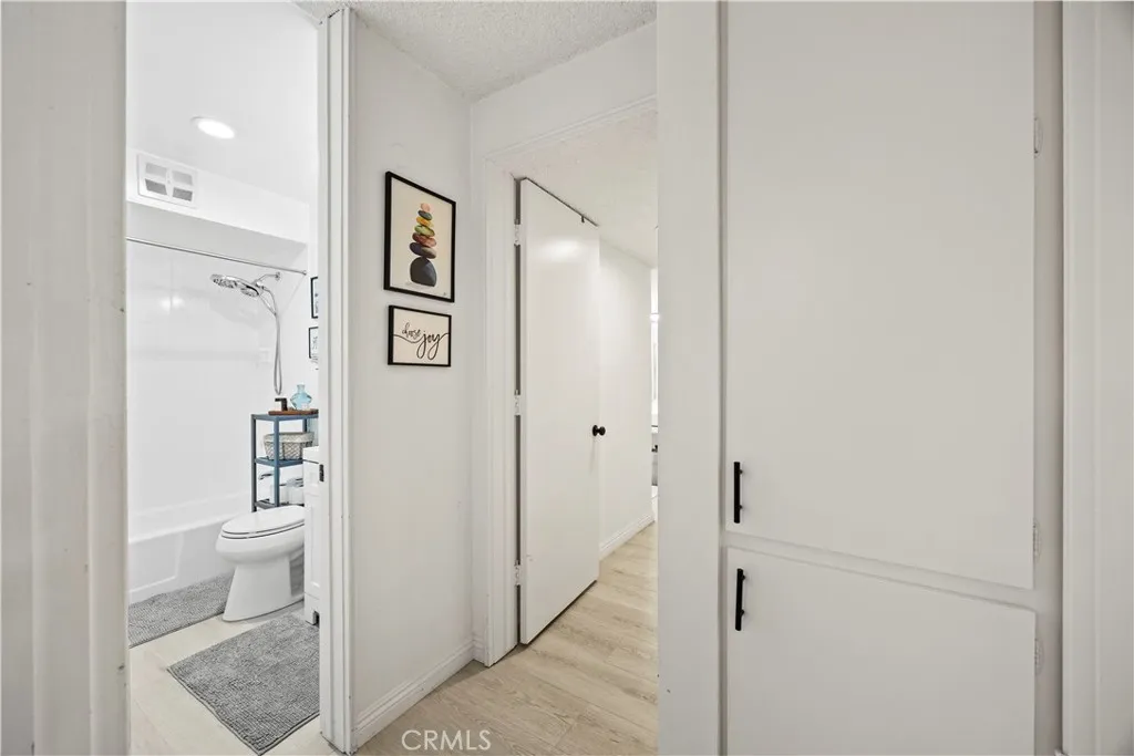 Culver City, California 90230, United States, 2 Bedrooms Bedrooms, ,2 BathroomsBathrooms,Residential,Active,168967