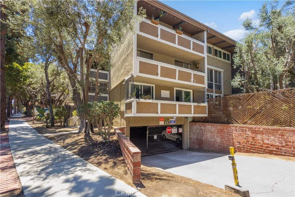 Culver City, California 90230, United States, 2 Bedrooms Bedrooms, ,2 BathroomsBathrooms,Residential,Active,168967