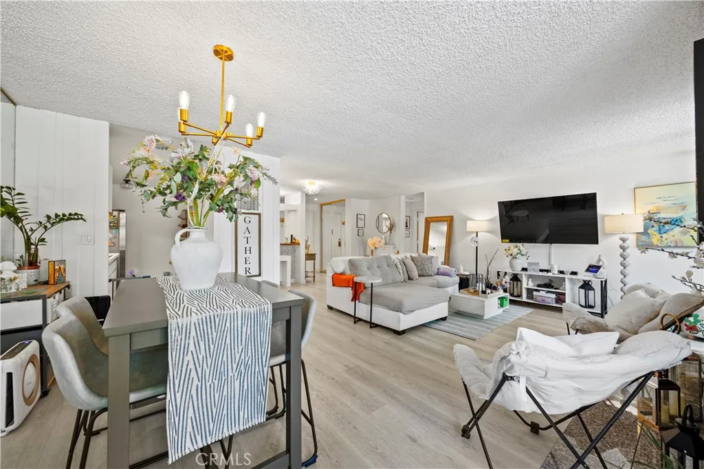 Culver City, California 90230, United States, 2 Bedrooms Bedrooms, ,2 BathroomsBathrooms,Residential,Active,168967