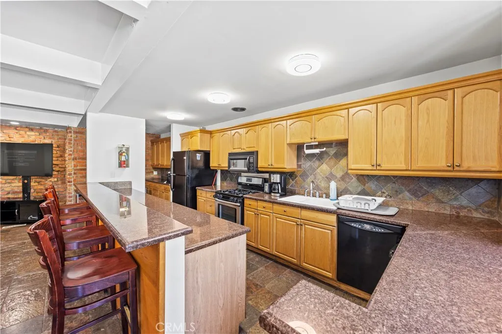 Culver City, California 90230, United States, 2 Bedrooms Bedrooms, ,2 BathroomsBathrooms,Residential,Active,168967