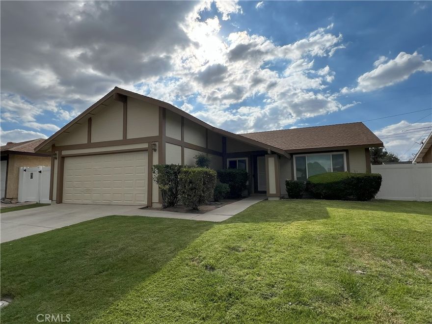 Freshly renovated home with new paint (interior and exterior), new flooring throughout most of the house, new kitchen countertops, and new range and microwave. Beautiful inside and out with spacious 4 BR layout.



12 month lease. Owner pays for trash and gardener; tenant pays for all other utilities (electric, gas, water, tv, internet). One small pet may be allowed. First month's rent and security deposit due at lease signing. Call to view property.