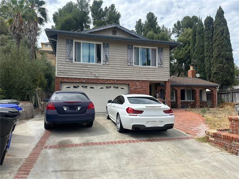 Photo of 22107 Barbacoa DR, Saugus, CA 91350 (MLS # SR26162451)