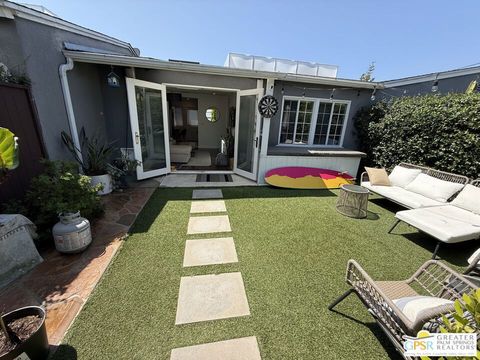 Photo of 2032 Ocean Park Boulevard, Santa Monica, CA 90405 (MLS # 25593517PS) Photo of 2032 Ocean Park Boulevard, Santa Monica, CA 90405 (MLS # 25593517PS)