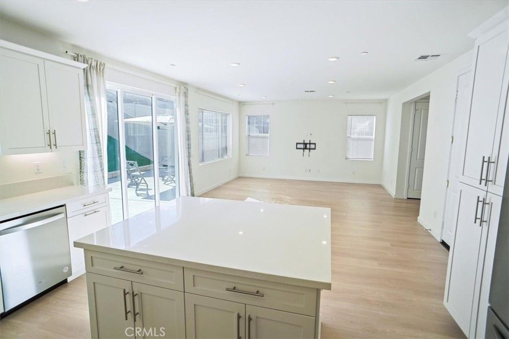 Photo of 23744 Orange Blossom Drive, Newhall, CA 91321 (MLS # SR26037129)