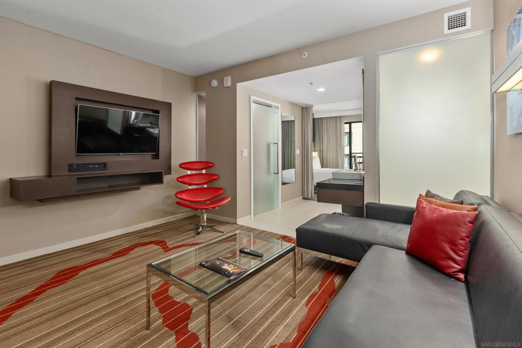207 5th Ave 552