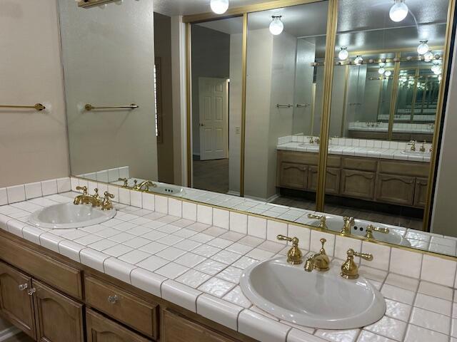 Desert Breezes - Residential Lease