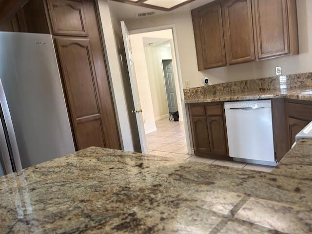 Desert Breezes - Residential Lease