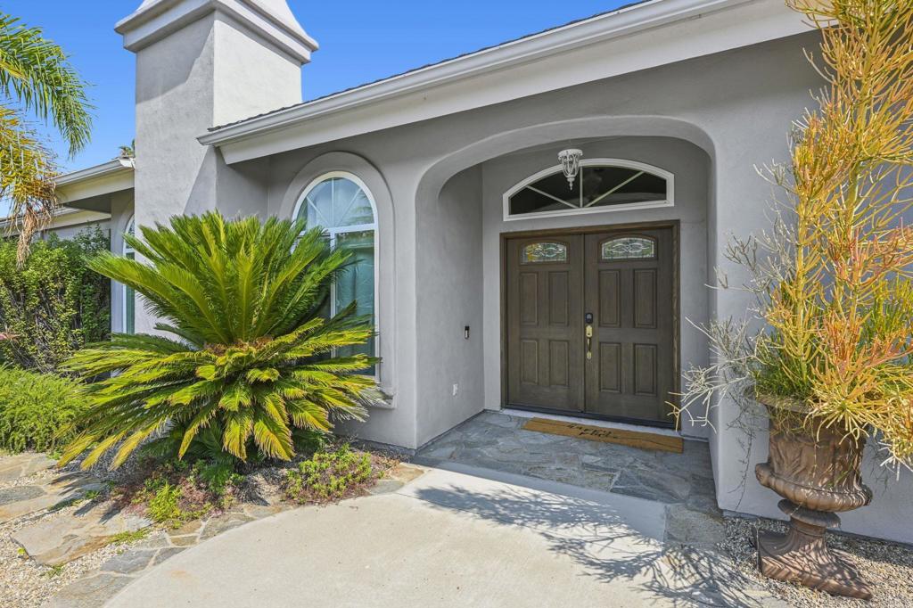 1176 LA SOMBRA Drive