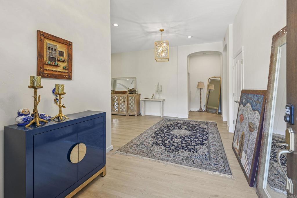 1176 LA SOMBRA Drive