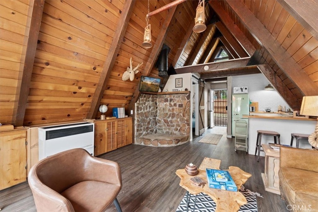108 Pine