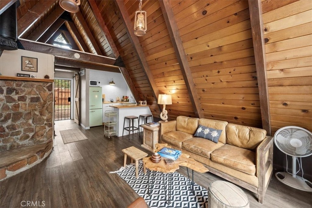 108 Pine