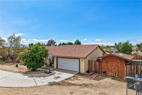 Photo of 16315 Winona St, Victorville, CA 92395 (MLS # CV26091351)