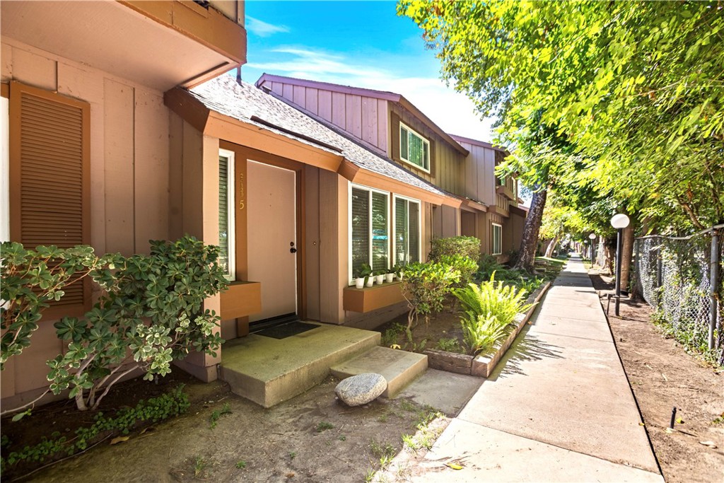 THIS WON'T LAST LONG !!!
Welcome to this beautifully maintained townhome-style residence offering comfort, convenience, and an inviting lifestyle in the heart of Winnetka. This spacious home features an open and bright floor plan with plenty of natural light flowing throughout. The living area is perfect for entertaining, with seamless access to the dining space and kitchen.
Upstairs you’ll find generously sized loft space , including a primary suite designed for relaxation with ample closet space. Enjoy the convenience of in-unit laundry and an attached garage that provides both ease and additional storage.
Step outside to your private patio—ideal for morning coffee, BBQs, or unwinding at the end of the day. The home is warrantable (financeable) and well-kept, located near shopping, dining, parks, schools, and major freeways, making daily commutes a breeze.
The seller is highly motivated, making this an incredible opportunity for first-time homebuyers, downsizers, or anyone seeking a low-maintenance property in a prime San Fernando Valley location.