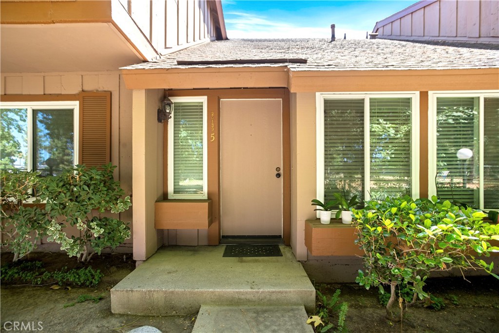 20139 Leadwell Street 5